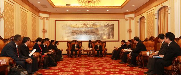 w020150920014387892352 w020150920014387892352