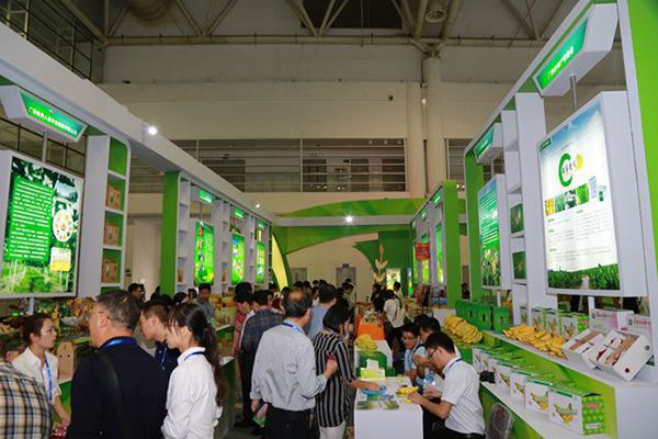 1110展館內(nèi)人頭攢動